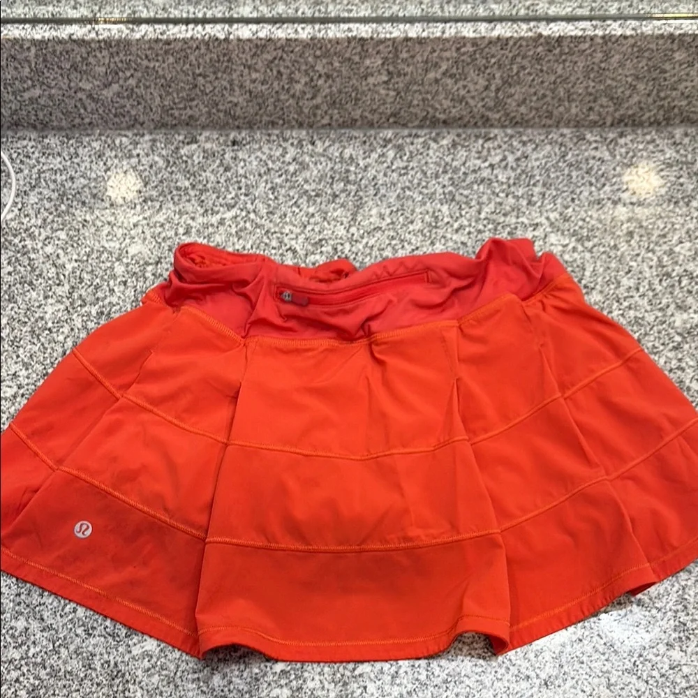 Women's Lululemon Tennis Skirt Size 8 regular - Picture 2 of 3